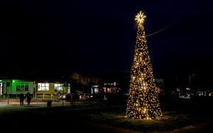 W mieście rozbłysły świąteczne dekoracje i iluminacje (1)