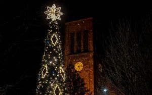 W mieście rozbłysły świąteczne dekoracje i iluminacje (9)