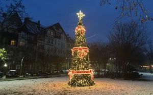 W Śródmieściu rozbłysły świąteczne dekoracje i iluminacje (3)