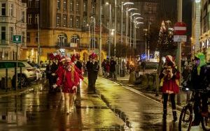 Jarmark Świąteczny - Parada z Mikołajem (6)