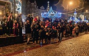 Jarmark Świąteczny - Parada z Mikołajem (12)