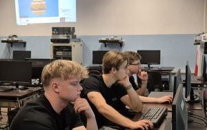Uczniowie ZST na zawodach w Cyberbezpieczeństwie  (4)
