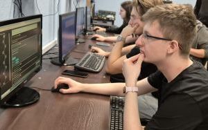 Uczniowie ZST na zawodach w Cyberbezpieczeństwie  (5)