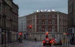 Historyczny neon znowu świeci (5)
