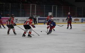 Efektowna wygrana hokeistek (8)