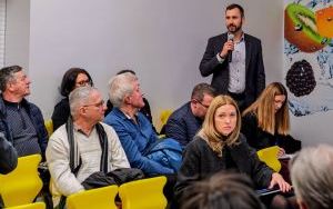  Prezydent Mariusz Wołosz spotkał się z mieszkańcami Łagiewnik [ (10)