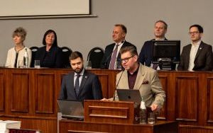 Wręczenie dyplomów studentom Kijowskiego Uniwersytetu Medycznego (7)