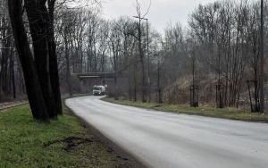 Przebudowa ul. Frycza Modrzewskiego nie jest zagrożona, jednak ze względu na rozszerzenie jej zakresu o przebudowę układu drogowego ul. Frycza Modrzewskiego, konieczne jest uzyskanie zamiennej decyzji ZRiD (4)