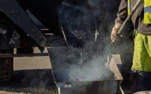 Ruszają remonty nawierzchni jezdni asfaltem lanym (5)