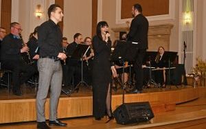 Galę uświetnił koncert Orkiestry Dętej Power of Winds pod dyrekcją Klaudiusza Jania oraz występy w wykonaniu bytomskich wokalistek i wokalistów (7)