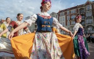  Biało-czerwony Rynek. Bytomianie świętowali Dzień Flagi RP (3)