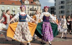  Biało-czerwony Rynek. Bytomianie świętowali Dzień Flagi RP (4)