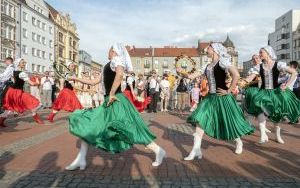  Biało-czerwony Rynek. Bytomianie świętowali Dzień Flagi RP (9)