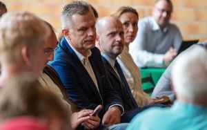 Prezydent Mariusz Wołosz spotkał się z mieszkańcami Miechowic  (11)