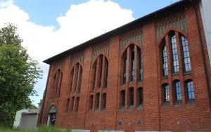 Poznali zabytki Rozbarku. Wśród nich zabytkowe kamienice i postindustrialne obiekty (11)