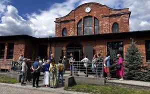 Poznali zabytki Rozbarku. Wśród nich zabytkowe kamienice i postindustrialne obiekty (1)