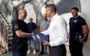 Prezydent Mariusz Wołosz pogratulował bytomskim pięściarzom sukcesów (12)