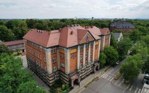 Podczas kolejnego spaceru turyści poznają historię bytomskich szkół (6)