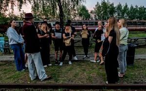 Miłośnicy wąskotorówki rozwiązywali zagadkę kryminalną (11)