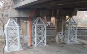 Podpora wiaduktu nad ul. Siemianowicką odciążyła newralgiczny filar (2)