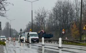 Rozpoczęła się wymiana słupów oświetleniowych na al. Jana Pawła II (3)