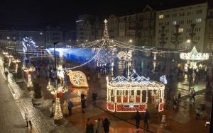 Trwa Bytomski Jarmark Świąteczny. Na Rynku wiele atrakcji, stragany oraz świąteczna atmosfera (5)