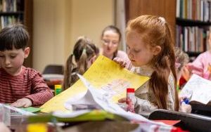 Ferie w mieście - warsztaty w Miejskiej Bibliotece Publicznej (5)