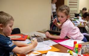 Ferie w mieście - warsztaty w Miejskiej Bibliotece Publicznej (8)