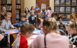 Ferie w mieście - warsztaty w Miejskiej Bibliotece Publicznej (12)