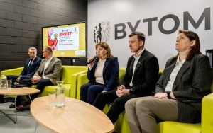 Hokejowa wiosna w Bytomiu. Polacy zagrają z Francją!  (5)