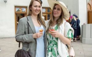 Garden party w stylu angielskim w miechowickim pałacu  (5)
