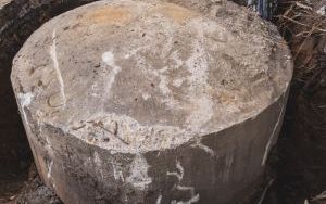 Podczas budowy chodnika drogowcy odkryli poniemiecki schron bojowo-obserwacyjny (4)
