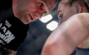 Ojciec trenował z nią od dziecka. Ma zaledwie 15 lat, a już jest mistrzynią Polski MMA seniorek. Jej rozwój wspiera Fundacja Petralana (7)