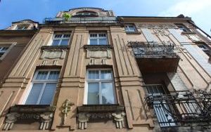 Kolejny spacer pełen perełek architektonicznych oraz ciekawostek związanych z historią bytomskich kamienic za nami (1)