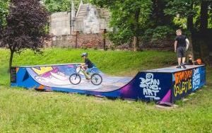Nowa minirampa przy Alei Marka Siennickiego. Bytomianie stworzyli miejsce, które przyciąga skaterów z całej Polski (10)
