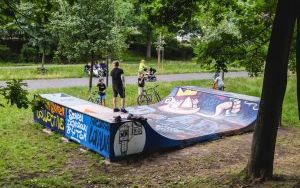Nowa minirampa przy Alei Marka Siennickiego. Bytomianie stworzyli miejsce, które przyciąga skaterów z całej Polski (12)