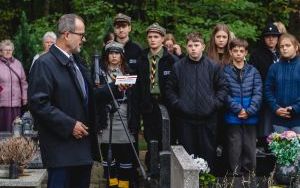 Znak pamięci „Tobie Polsko” na grobie powstańca śląskiego śp. Augustyna Feliksa (4)