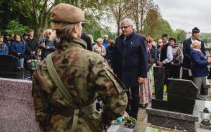 Znak pamięci „Tobie Polsko” na grobie powstańca śląskiego śp. Augustyna Feliksa (8)