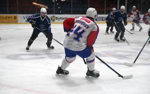 Trwa zwycięska passa bytomskich hokeistów (8)