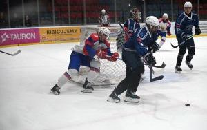 Trwa zwycięska passa bytomskich hokeistów (15)