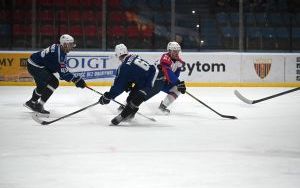 Trwa zwycięska passa bytomskich hokeistów (18)