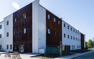 W Rozbarku powstaje nowoczesne centrum szkoleniowo-noclegowe (1)