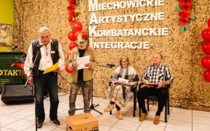 Już po raz dziesiąty mieszkańcy bytomskich domów pomocy społecznej wzięli udział w Miechowickich Artystycznych Kombatanckich Integracjach (5)