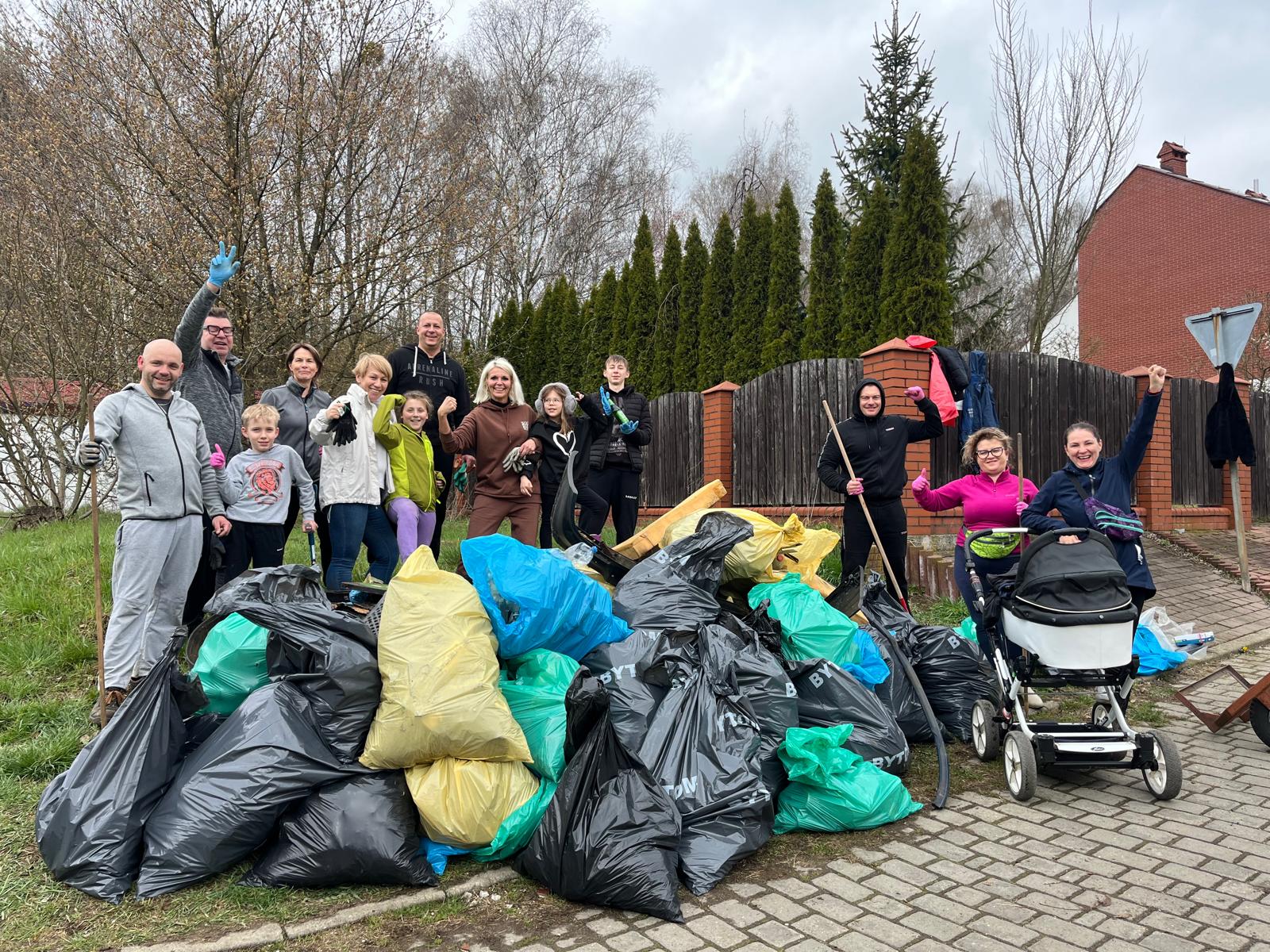 Mieszkańcy zebrali 60 worków odpadów 
